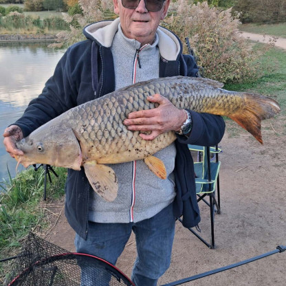 Belle carpe de 12,200 kg prise le 18/10/2026 par J.J. Dupres